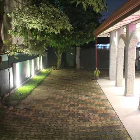 Villaflorence Kadawatha ภายนอก รูปภาพ