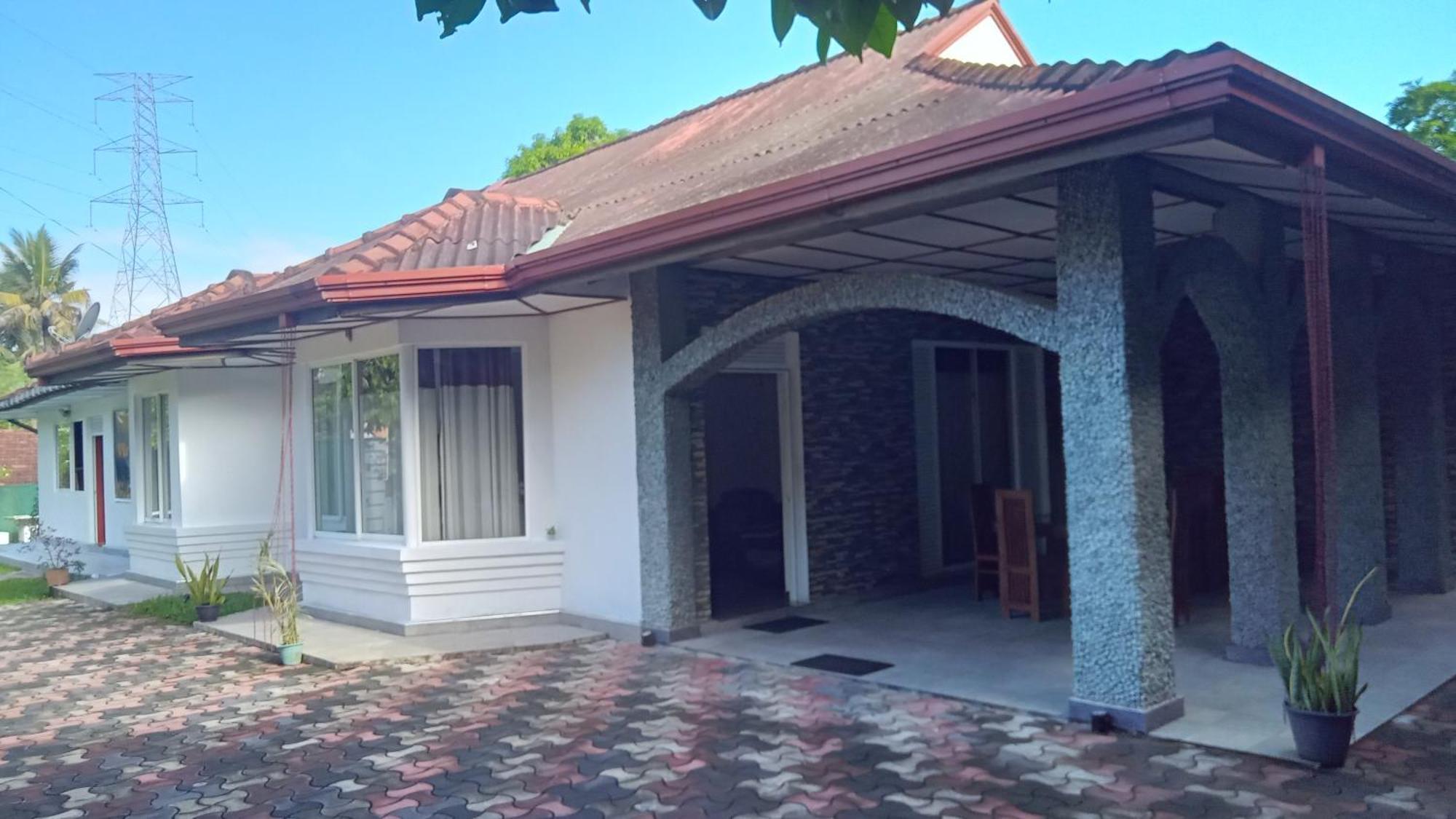 Villaflorence Kadawatha ภายนอก รูปภาพ