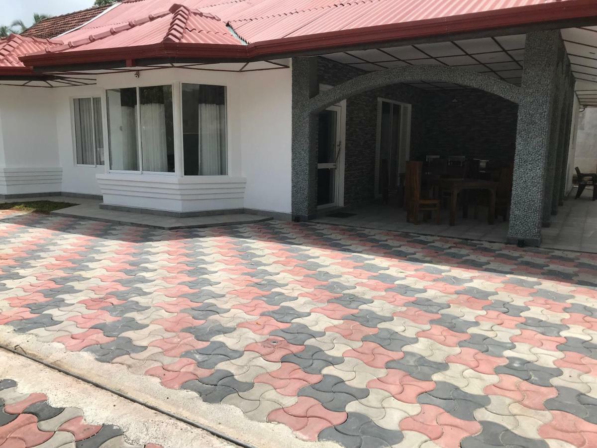 Villaflorence Kadawatha ภายนอก รูปภาพ